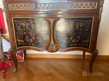 Mobile con specchio antico