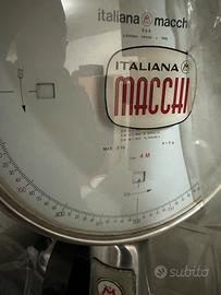 Bilancia italiana macchi