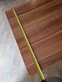 TAVOLO QUADRATO IN LEGNO NOCE CON PIEDE CENTRALE