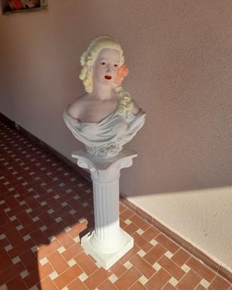 Mezzo busto di donna dell''800 su colonna in gesso