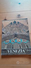 Venezia, volume monografico Touring