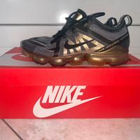 Nike Air Vapormax - Nero e oro