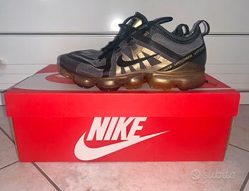 Nike Air Vapormax - Nero e oro