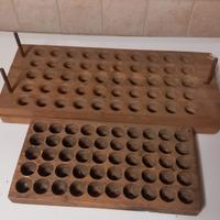 Antiche tavole in legno porta bossoli per cartucce