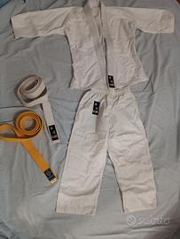 judogi 120/140 per bambini con due cinture 