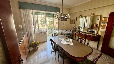 Appartamento a Napoli Via Giulio Cesare 3 locali