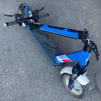 Monopattino elettrico aprilia