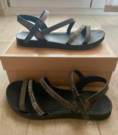 Sandali bassi neri con strass