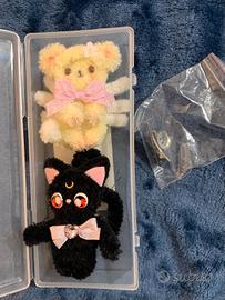 Spilla e fermaglio per capelli Sailor Moon e Cardc