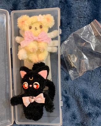 Spilla e fermaglio per capelli Sailor Moon e Cardc