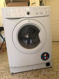 Lavatrice Indesit IWC6083