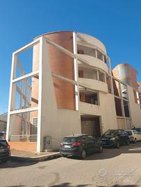 Locale in commerciale via Puccini