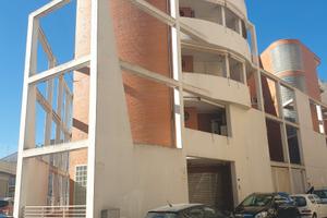 Locale in commerciale via Puccini