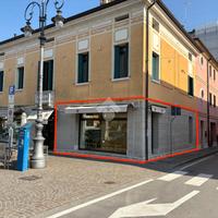 NEGOZIO A MONTEBELLUNA