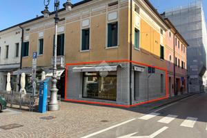 NEGOZIO A MONTEBELLUNA