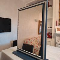 Specchio multiuso con luce led di varie gradazioni