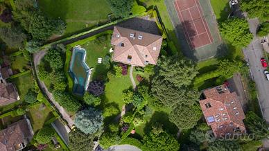 Villa di 432 m² con più di 5 locali e box auto dop