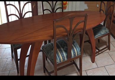 Tavolo con piano pieghevole 