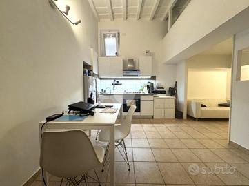MONOLOCALE A MONTEROTONDO