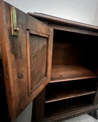 credenza antica arte povera