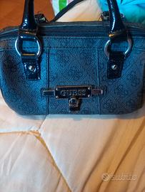 Borsa bauletto Guess 