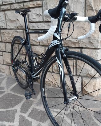Bici da corsa in carbonio