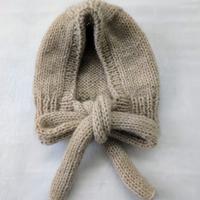Balabonnet beige fatto a mano 