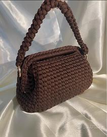 Clutch bag marrone con tracolla