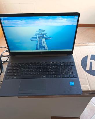 HP 250 G8 15,6" 4-core i3-11gen 16 GB 750GB MVMe