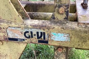 Aratro bivomere rivoltino idraulico vittone