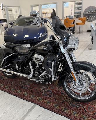 Harley Davidson ROAD KING CVO 110° ANNIVERSARIO