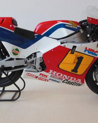 Modellino Tamiya 1/12 Honda 500 Freddy Spencer