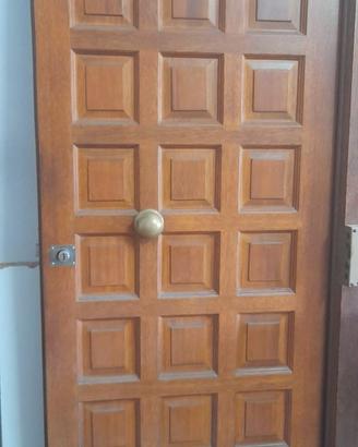 Portone in legno massello
