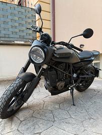 Husqvarna Svartpilen 701  2019