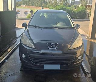 Peugeot 207 1.4 benzina 75 cv neopatentati