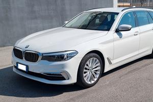 BMW 520 Touring X-Drive Luxury Line