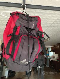 Zaino Quechua Forclaz 50 Air trekking rosso