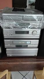 stereo con casse e Subwoofer