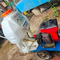 pompa per veleni con cisterna e carretto