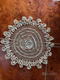 Centro tavola merletto lavorato a mano