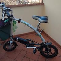 Bici pieghevole a pedalata assistita