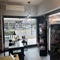 Postazione Nails in vetrina