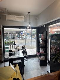 Postazione Nails in vetrina