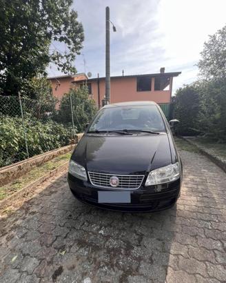 Fiat Idea (Neopatentati)