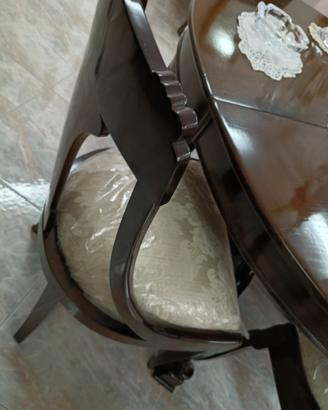 Tavolo antiquariato con sedie