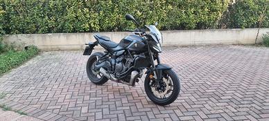 Yamaha mt-07 y-amt 2025 35kw 7 anni di garanzia
