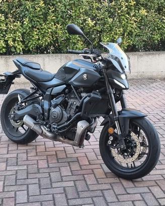 Yamaha mt-07 y-amt 2025 35kw 7 anni di garanzia