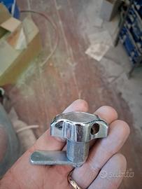 Serratura lucchettabile per armadietti