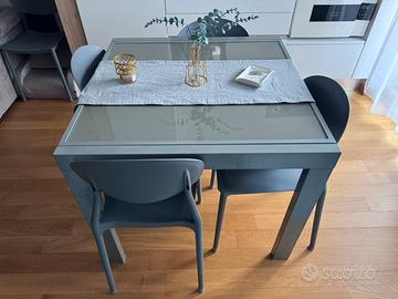 Tavolo in verro allungabile