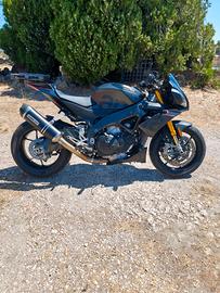 Aprilia Tuono V4 FACTORY